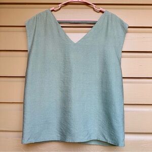 Blaque Label Tank Top Size Small Green V neck low v back sleeveless Shirt
